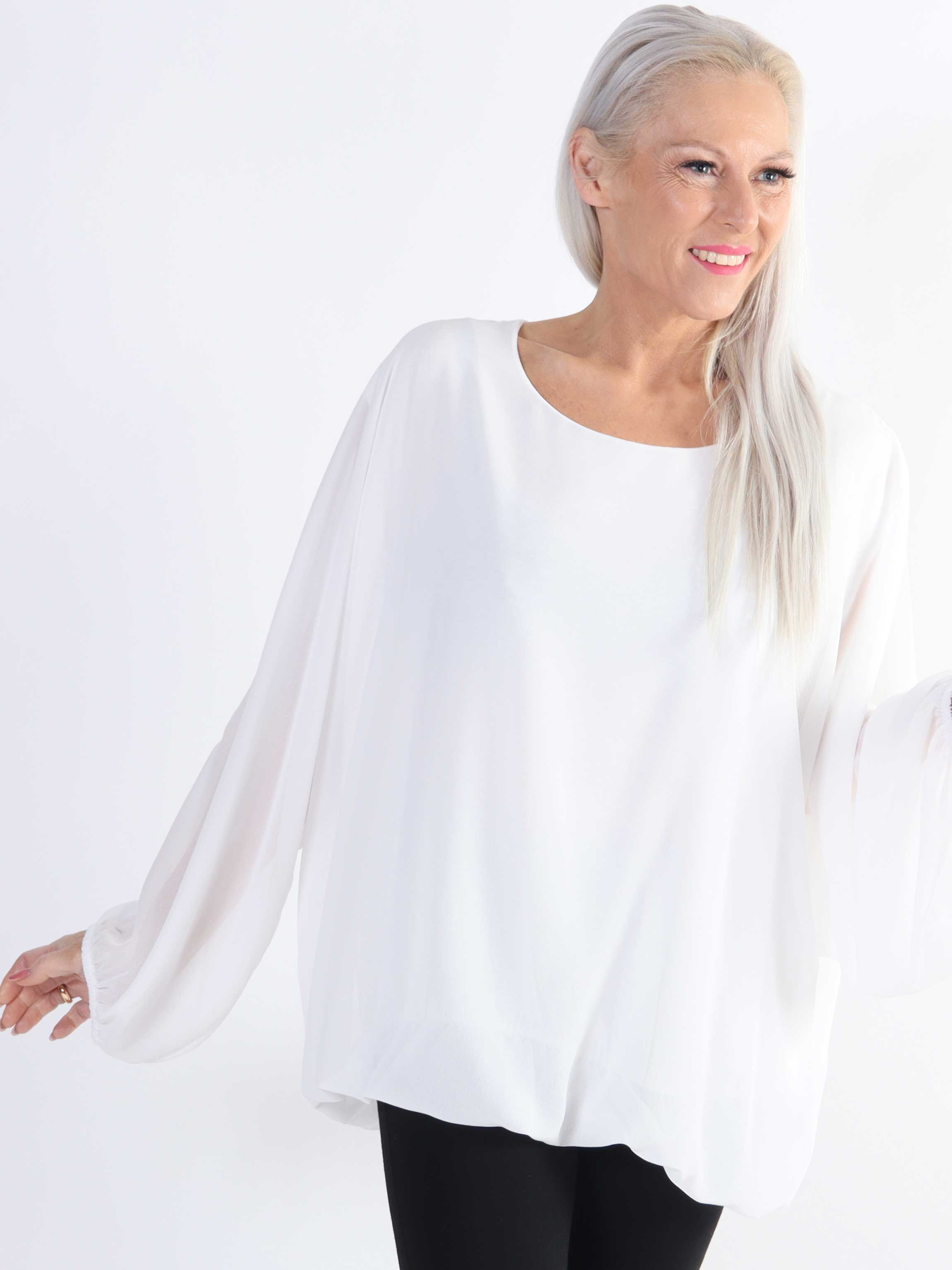 Destiny Plain - Plus size bluse i chiffon med flagermusærmer